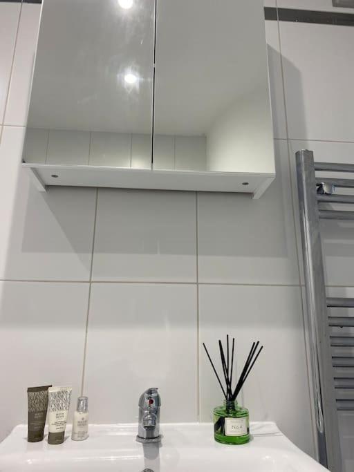 Central Leeds Townhouse With Private Roof Garden Sleeps 4 Esterno foto