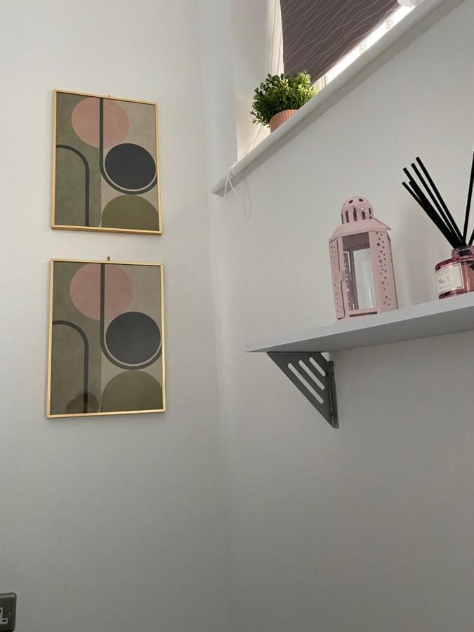 Central Leeds Townhouse With Private Roof Garden Sleeps 4 Esterno foto