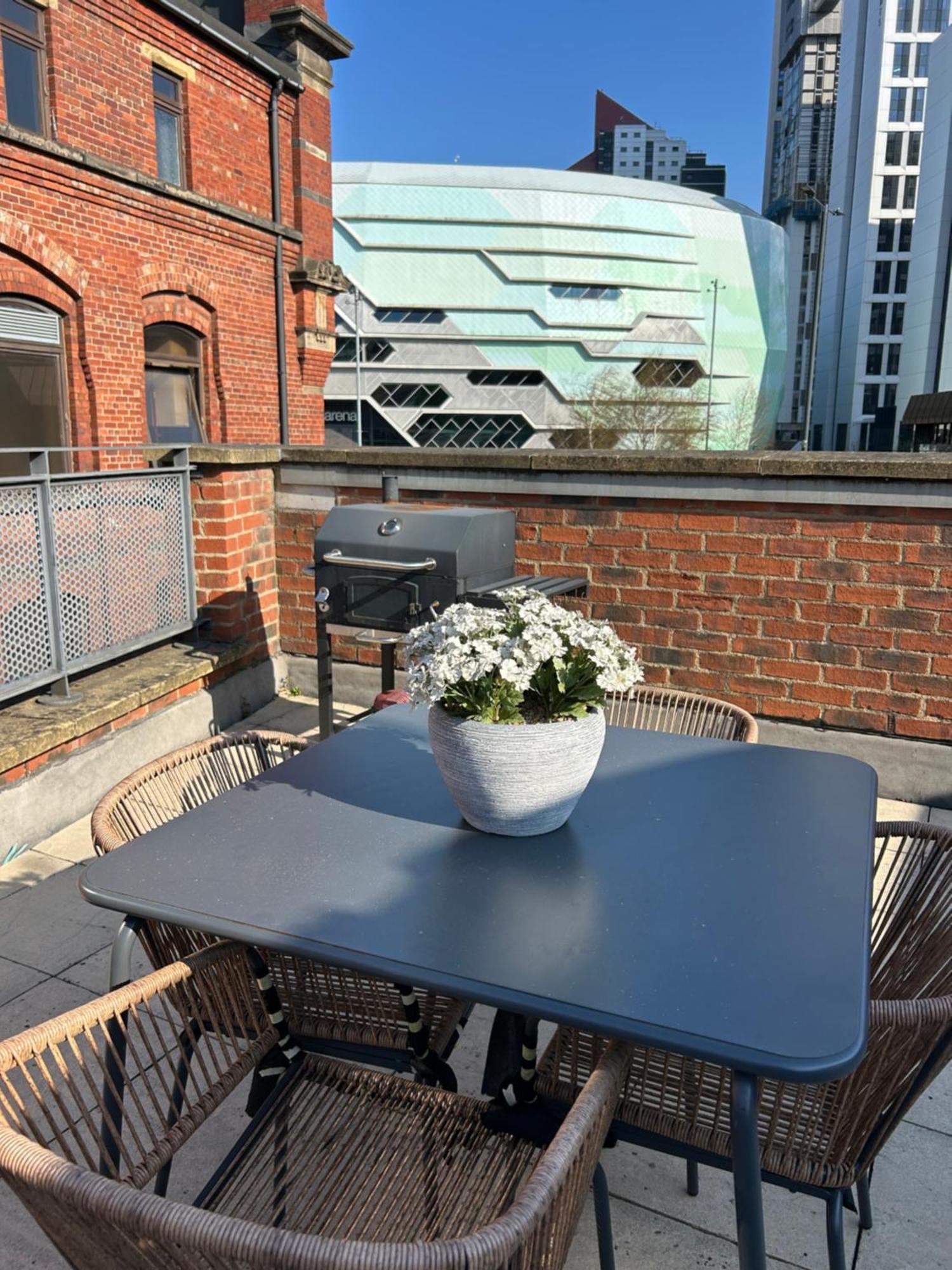 Central Leeds Townhouse With Private Roof Garden Sleeps 4 Esterno foto